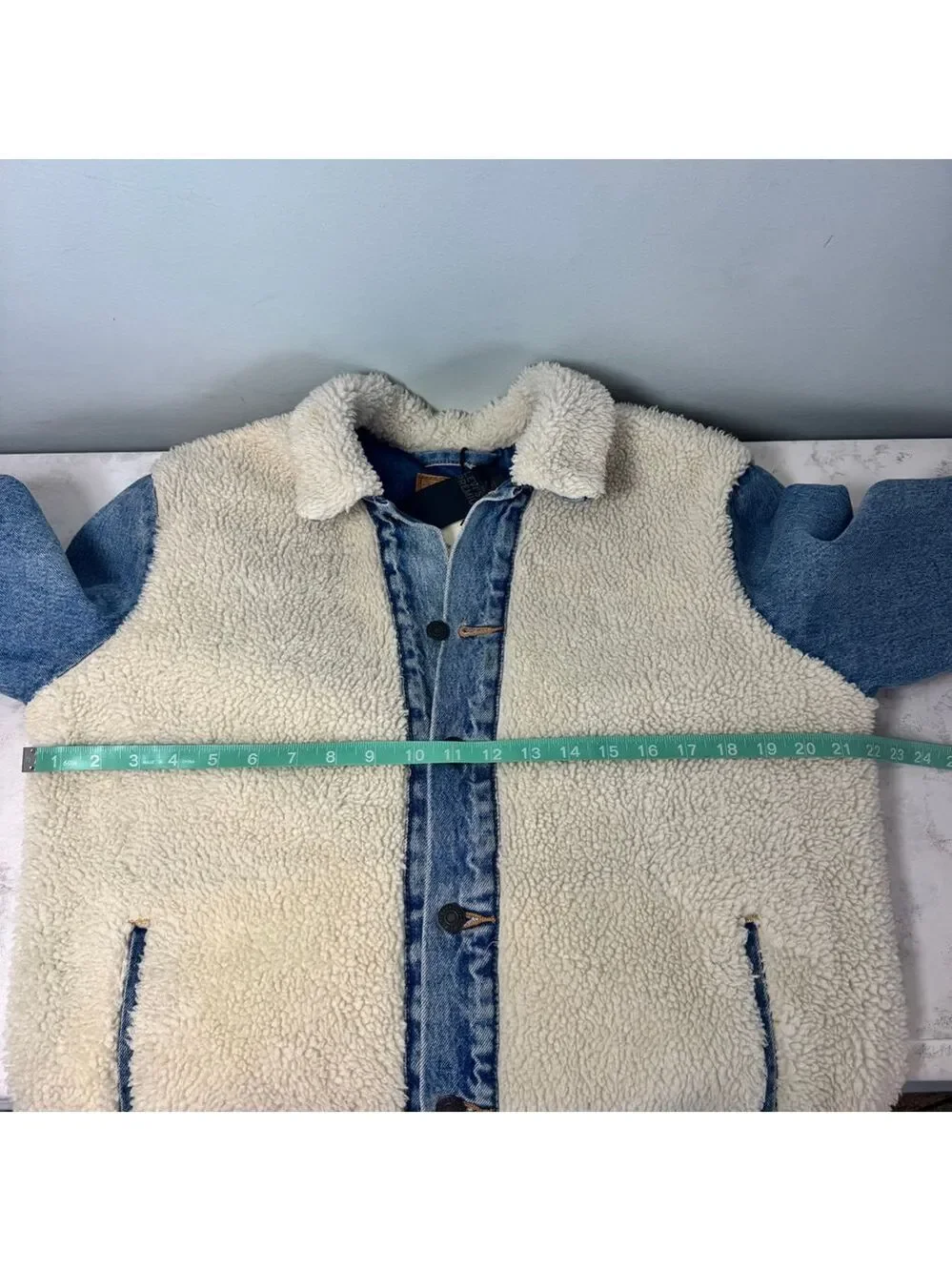 NWT Levi's Premium Sherpa Denim Trucker Jacket M Blue White - Picture 10 of 12
